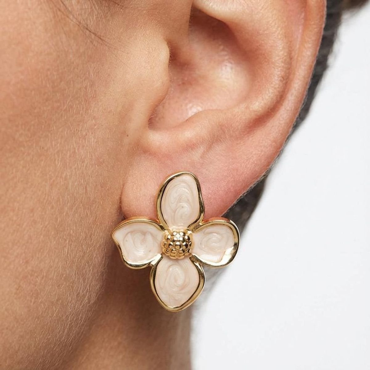 E091-063G-2 Ørepynt blomst - gullfarget